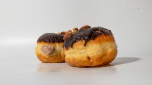 Sonho de Padaria: Fofinho, Recheado com Creme e Coberto de Açúcar