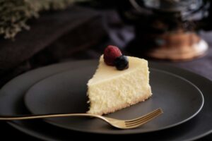 Cheesecake de Frutas Vermelhas: Cremoso, Elegante e Irresistível