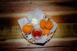 Bolinha de Queijo Crocante e Recheada