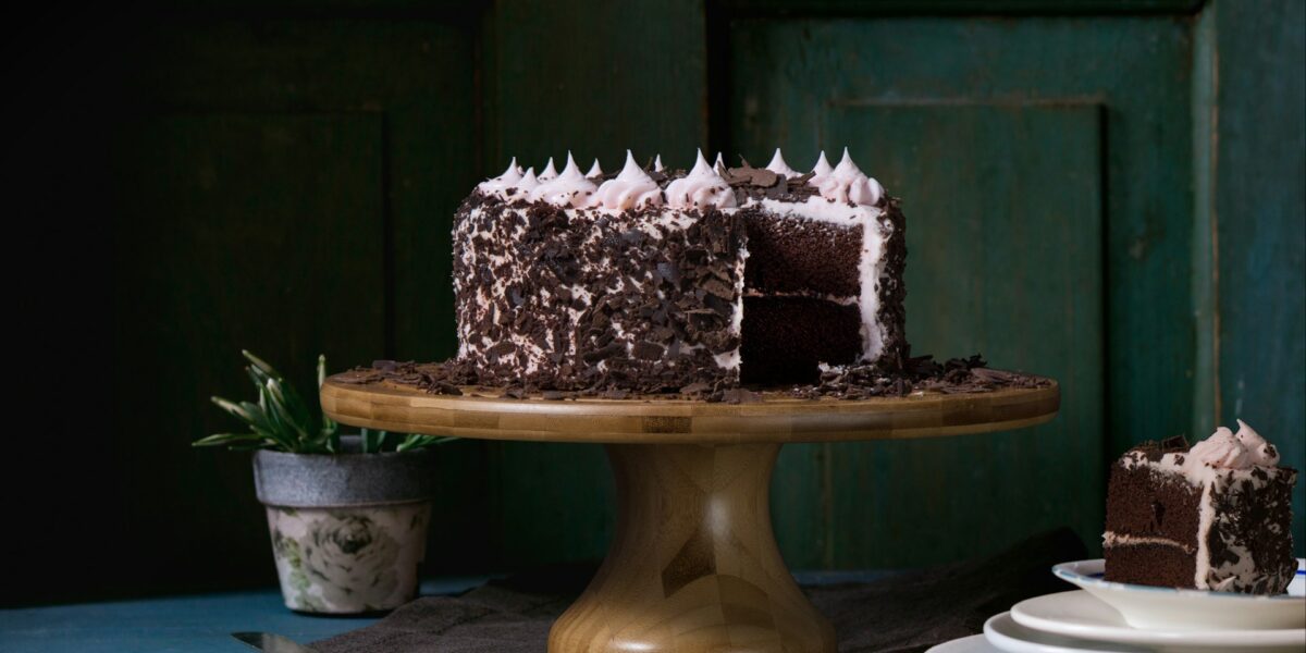 Bolo Prestígio: Massa de Chocolate com Recheio Cremoso de Coco